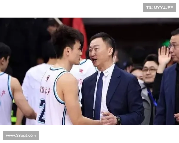青岛男篮主帅刘维伟续约顺利 俱乐部重视带队成绩评估杨瀚森离队影响 青岛男篮主帅刘维伟续约顺利 俱乐部重视带队成绩评估杨瀚森离队影响